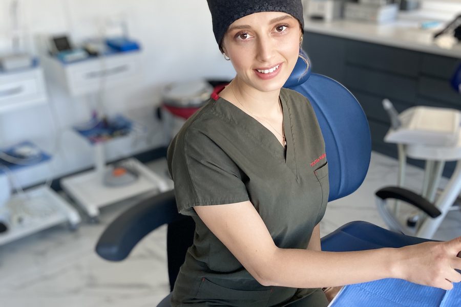 Dr. Dt. Tuba Akcakus Battal dental botox clinic — specialist prosthodontist Antalya